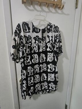 Black & White Abstract Graphic Tunic Top And Matching Skirt B.O.P. 2XL